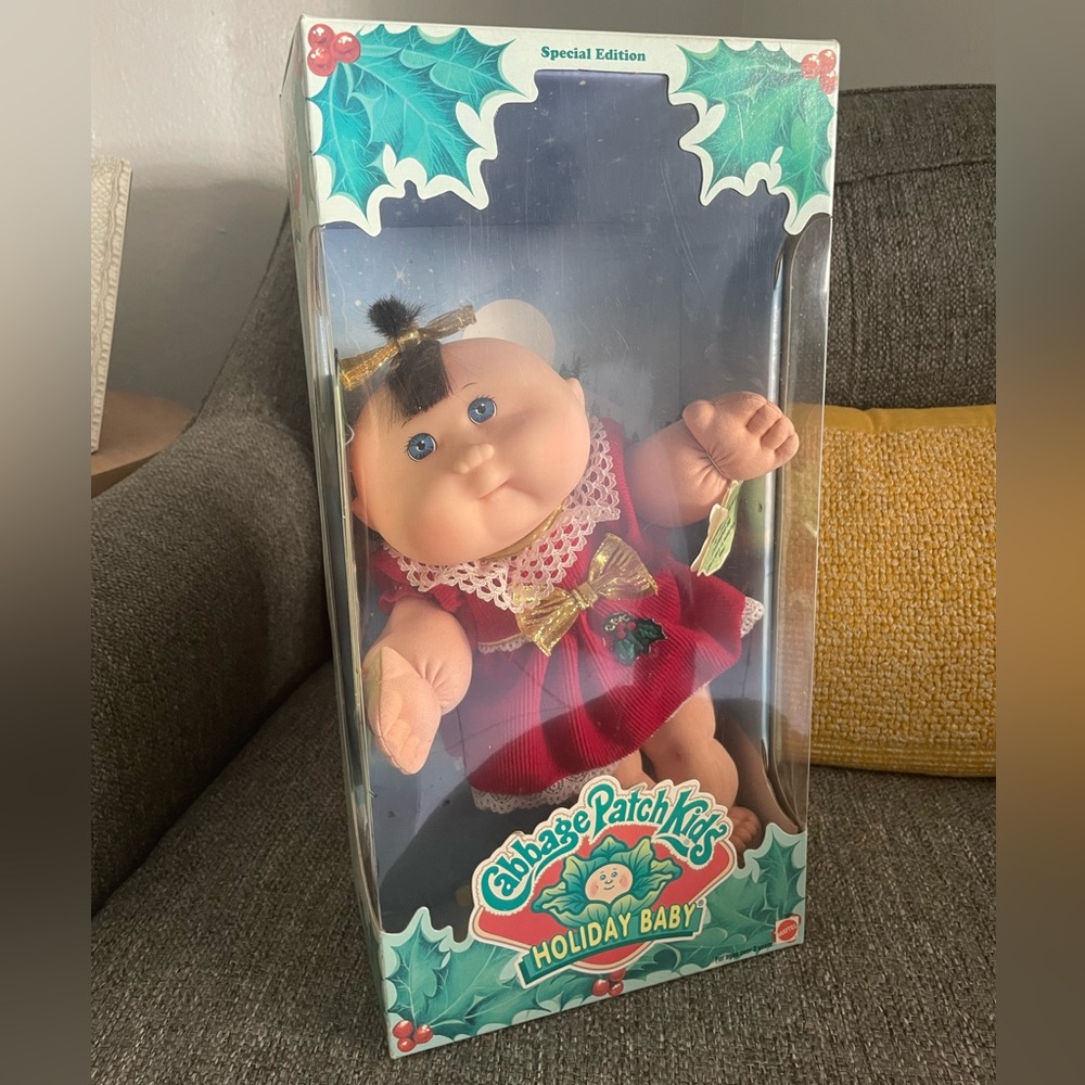 Vintage 1997 Mattel Cabbage Patch Kids Holiday Baby doll